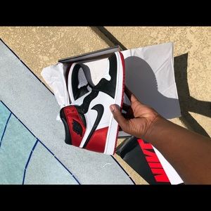 Jordan 1 satin black toe W12 M10.5